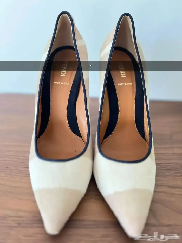 مجموعه من الصنادل والاحذيه من براندات عالميه جديد ومستخدم 53