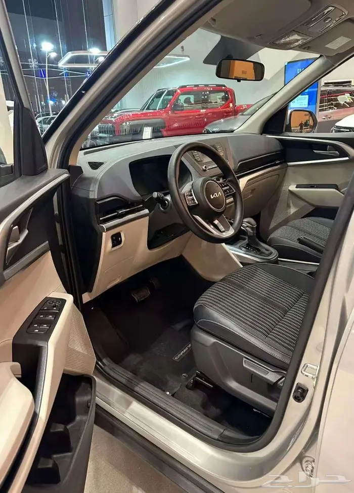 كيا كارنز نص فل 7 مقاعد موديل 25 كاش واقساط 6