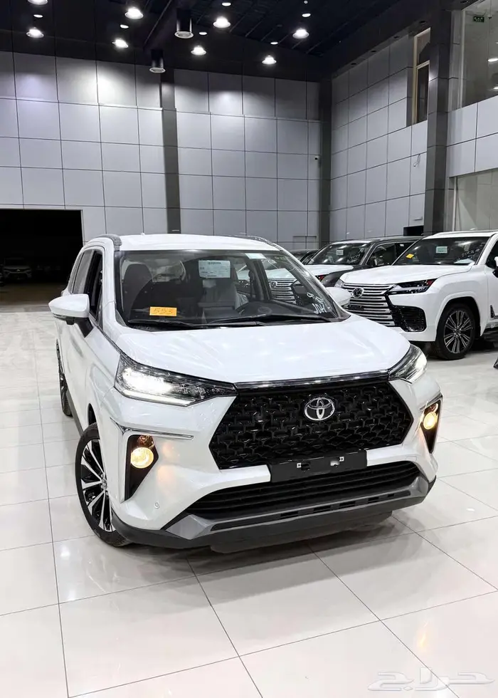 تويوتا فيلوز ( GLX ) موديل 2025 أقل الأسعار 3