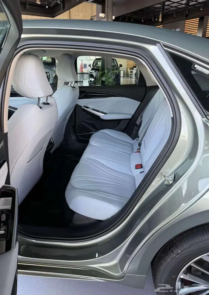 جيلي بريفيس 2025 استندر و فل اقل الاسعار كاش وتقسيط 9