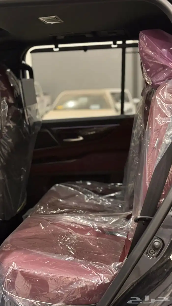 لكزس LX600 2025 اسود 8