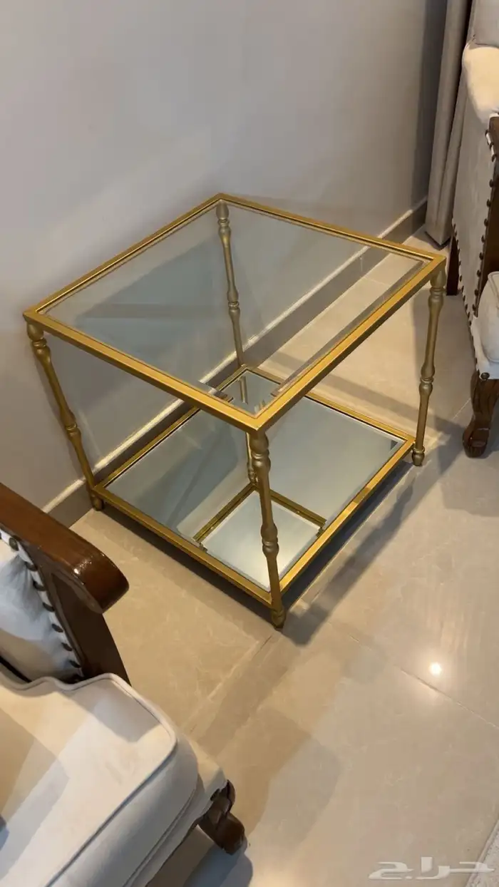 طاولة كبيرة مع أربع طاولات خدمة واثنتين طاولة زاوية 1