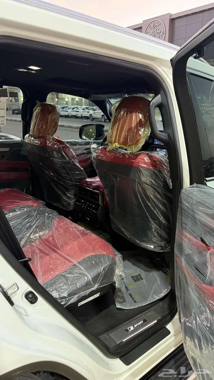 لكزس LX600 اف سبورت 2023 عداد 33000 فقط 6