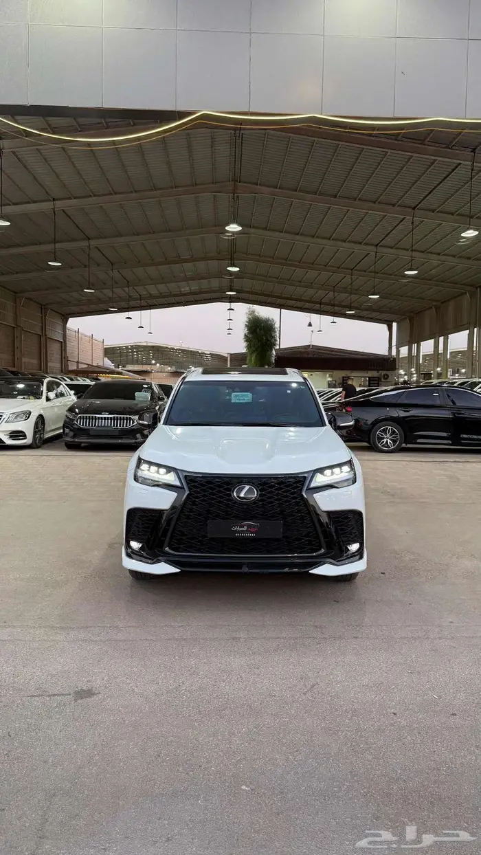 لكزس LX600 اف سبورت 2023 عداد 33000 فقط 2