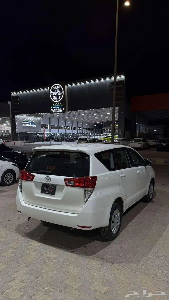 انوفا 2016 عداد 279000 2