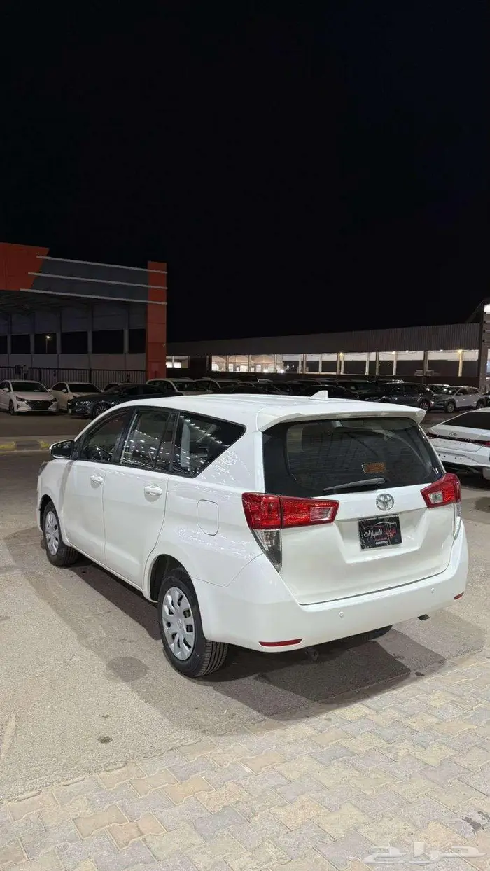 انوفا 2016 عداد 279000 3