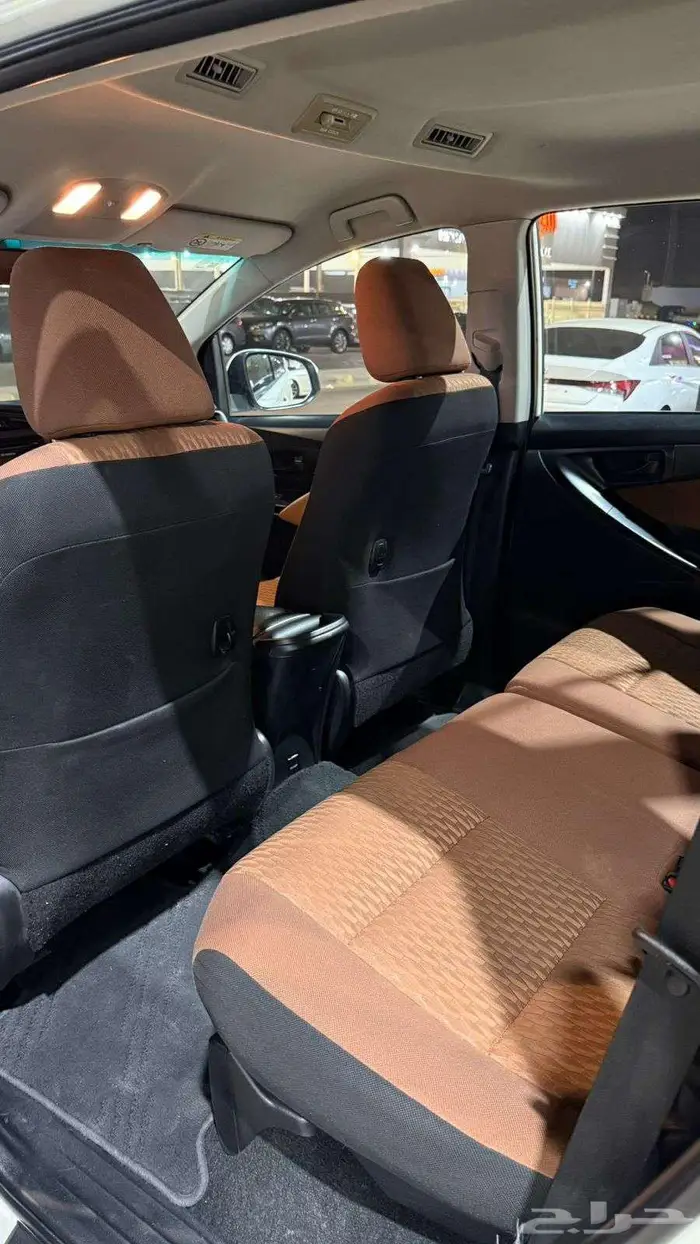 انوفا 2016 عداد 279000 6