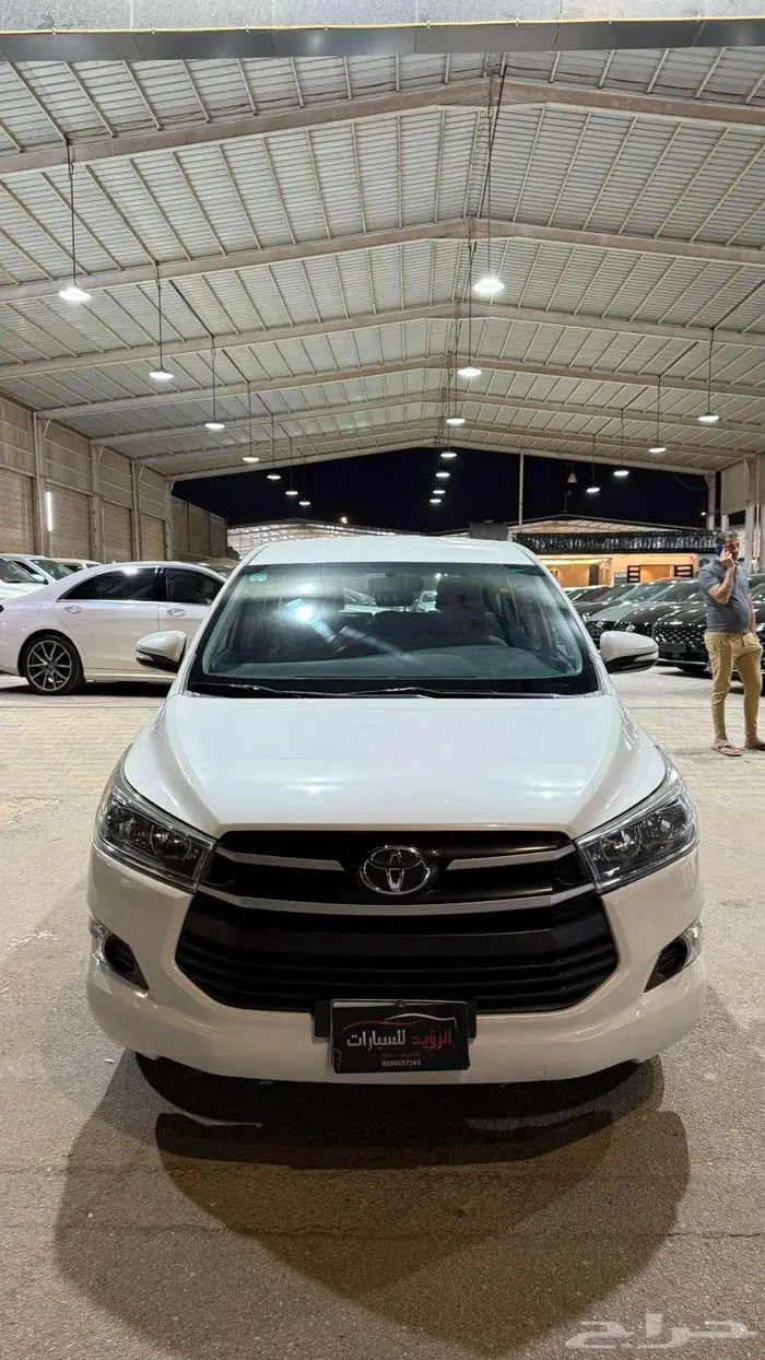 انوفا 2016 عداد 279000 7