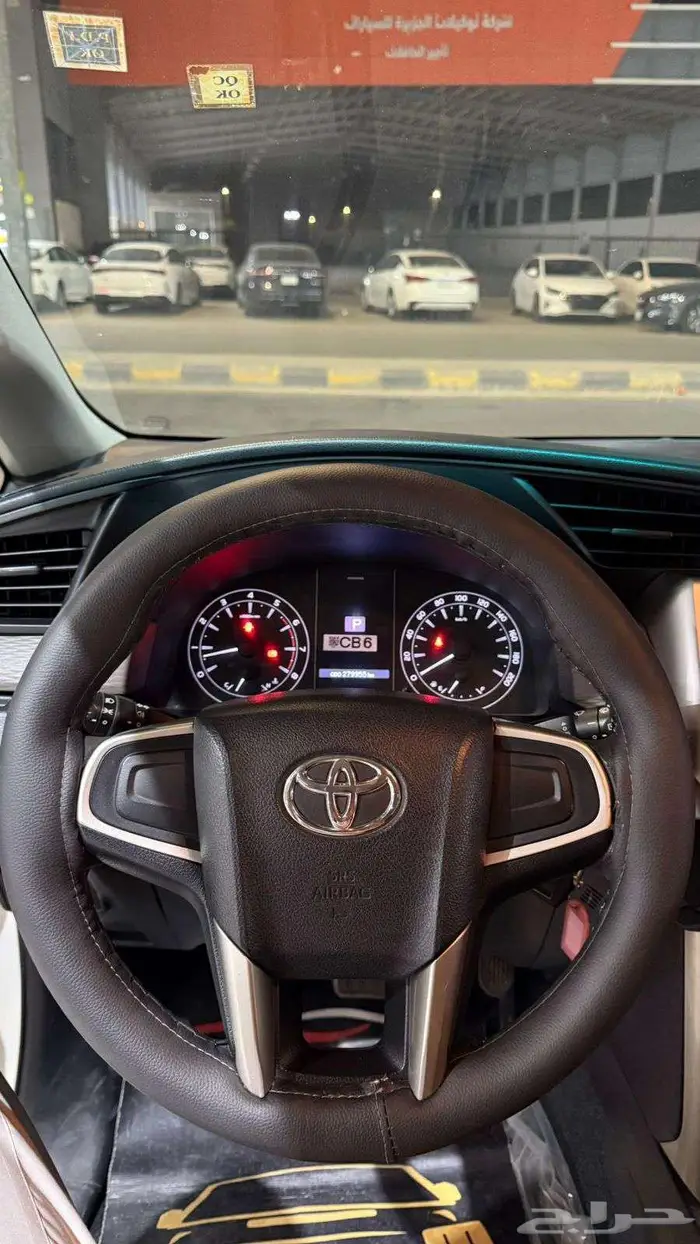 انوفا 2016 عداد 279000 8