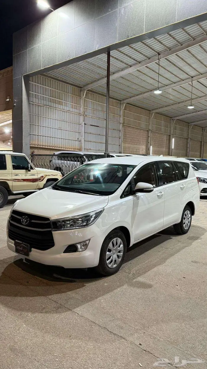 انوفا 2016 عداد 279000 0