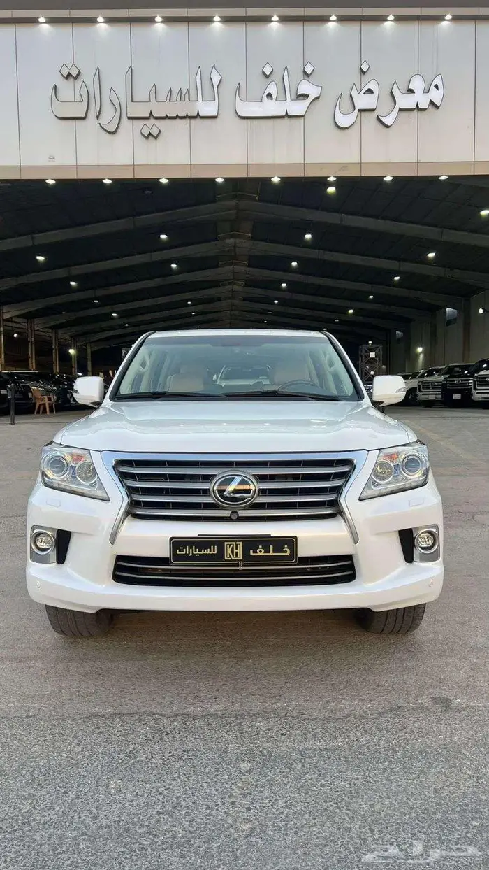 لكزس LX570 موديل 2014 - معرض خلف للسيارات 0