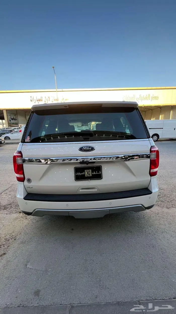فورد اكسبديشن XLT موديل 2019- معرض خلف للسيارات 10