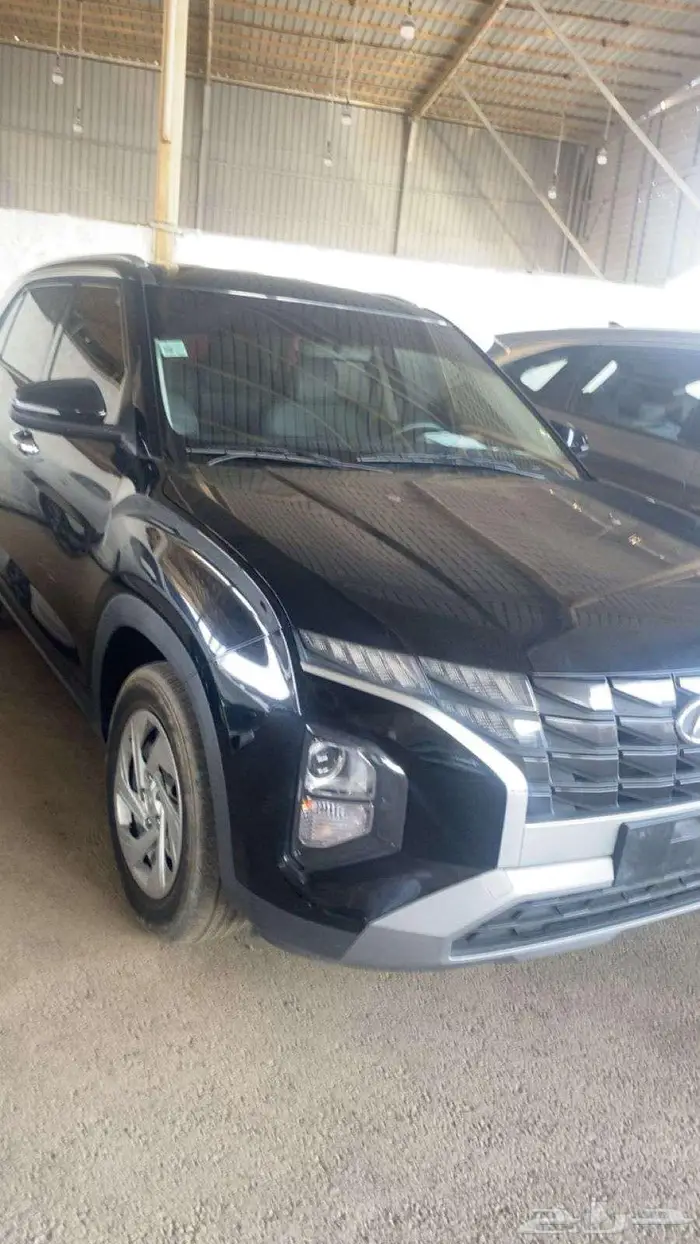 كريتا 2023اسود نصف فل بودي ومحركات وكاله عداد82 الف كم 0