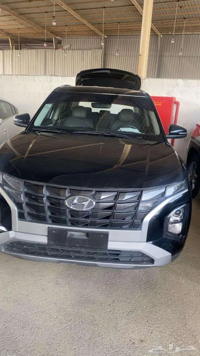 كريتا 2023اسود نصف فل بودي ومحركات وكاله عداد82 الف كم 1