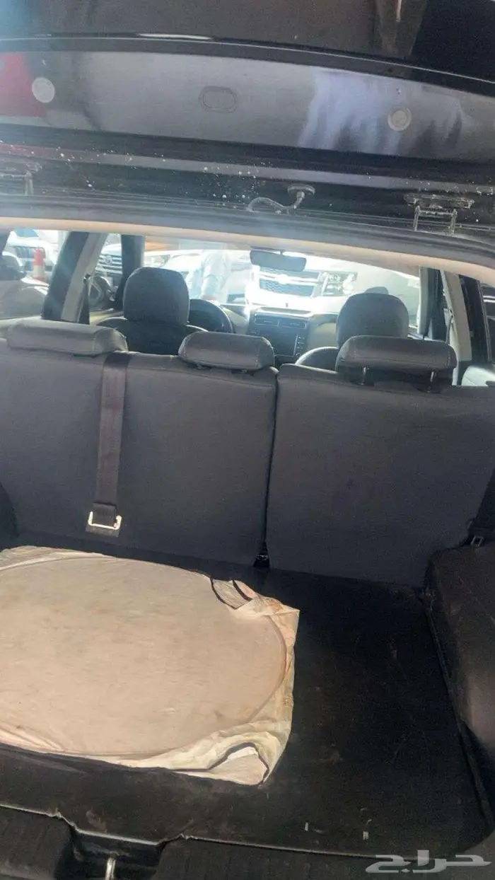 كريتا 2023اسود نصف فل بودي ومحركات وكاله عداد82 الف كم 8