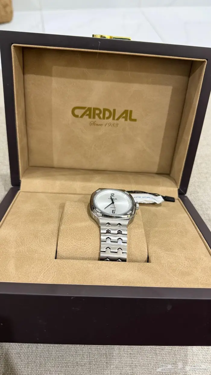 ساعة كريديال الماس لم تستخدم 4