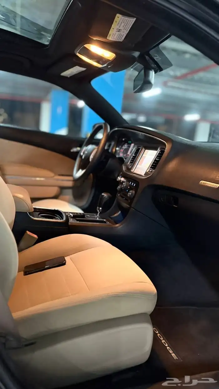 للبيع دوج تشارجر 2012 RT 18