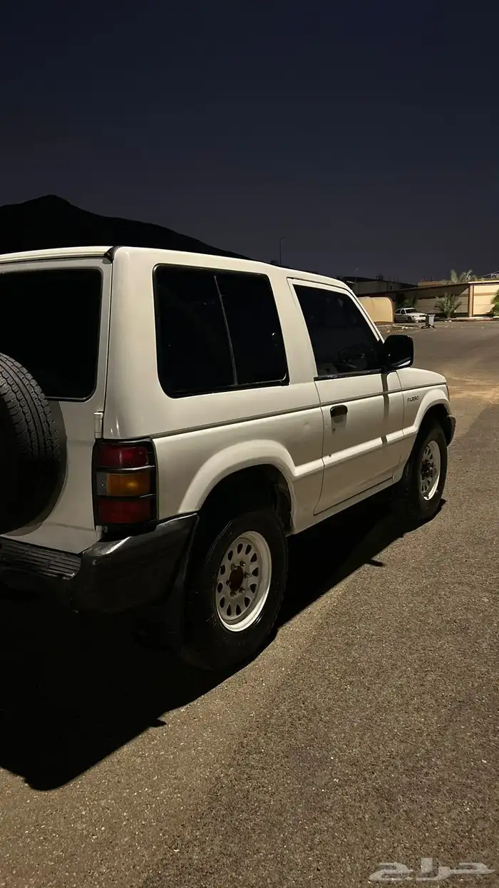 جيب باجيرو ربع مخزن نظيف جدا ماشي 46 الف 2