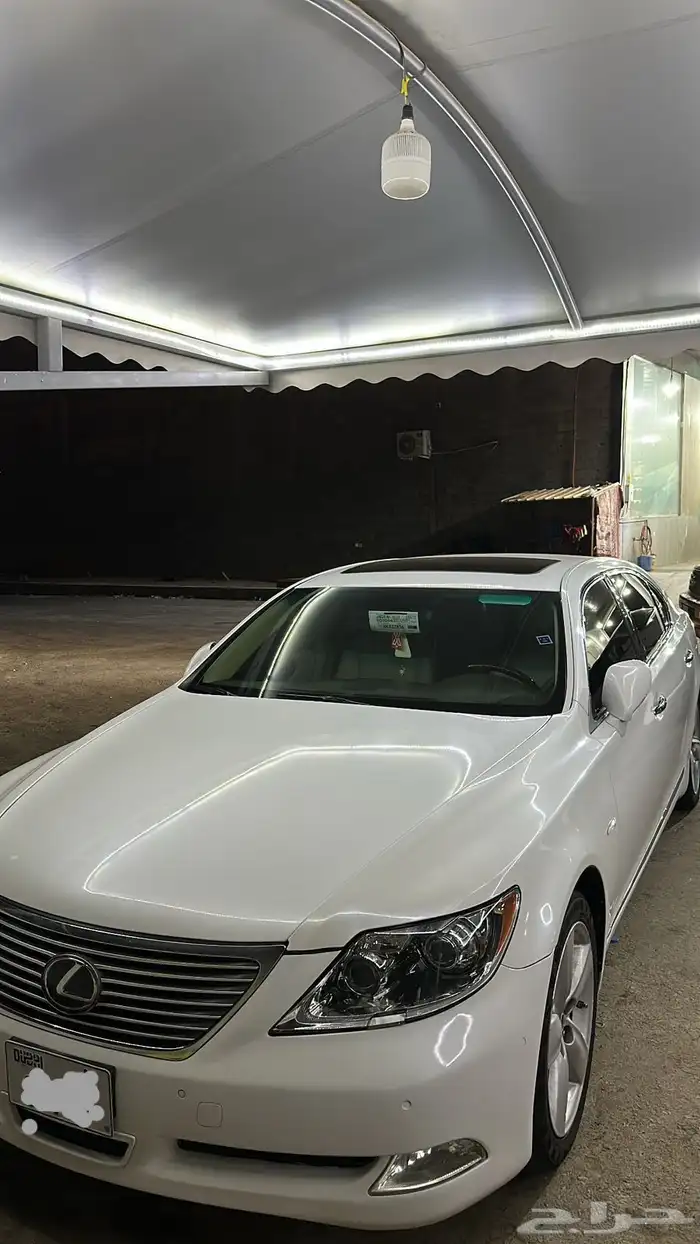 للبيع لكزس L460L تشليح فقط 3