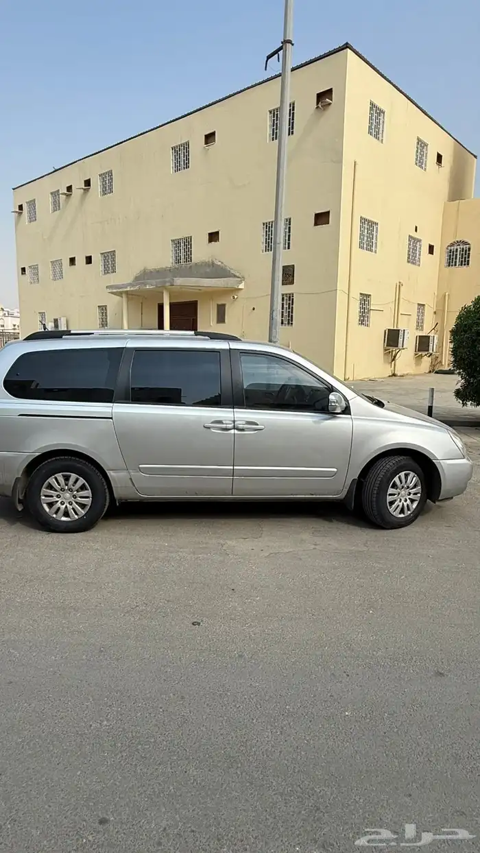 كيا كرفان سنة 2012 6