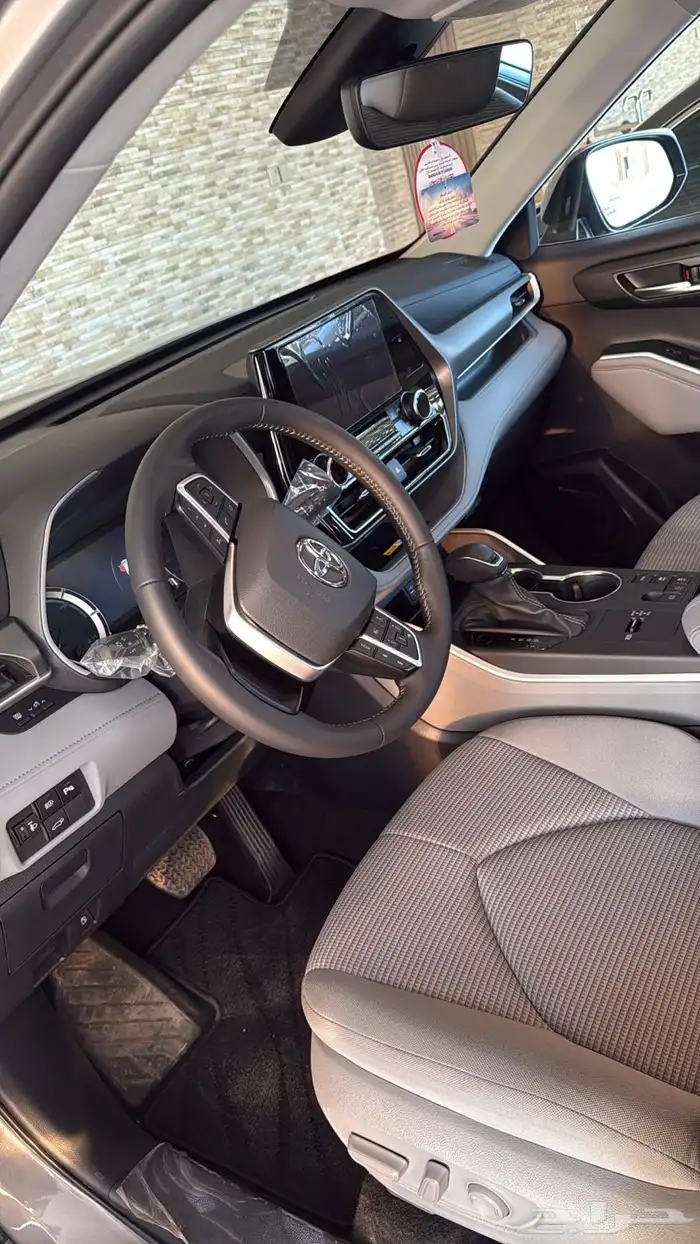 للبيع هايلندر 2025 جدا نظيف اخو الجديد GLE 8