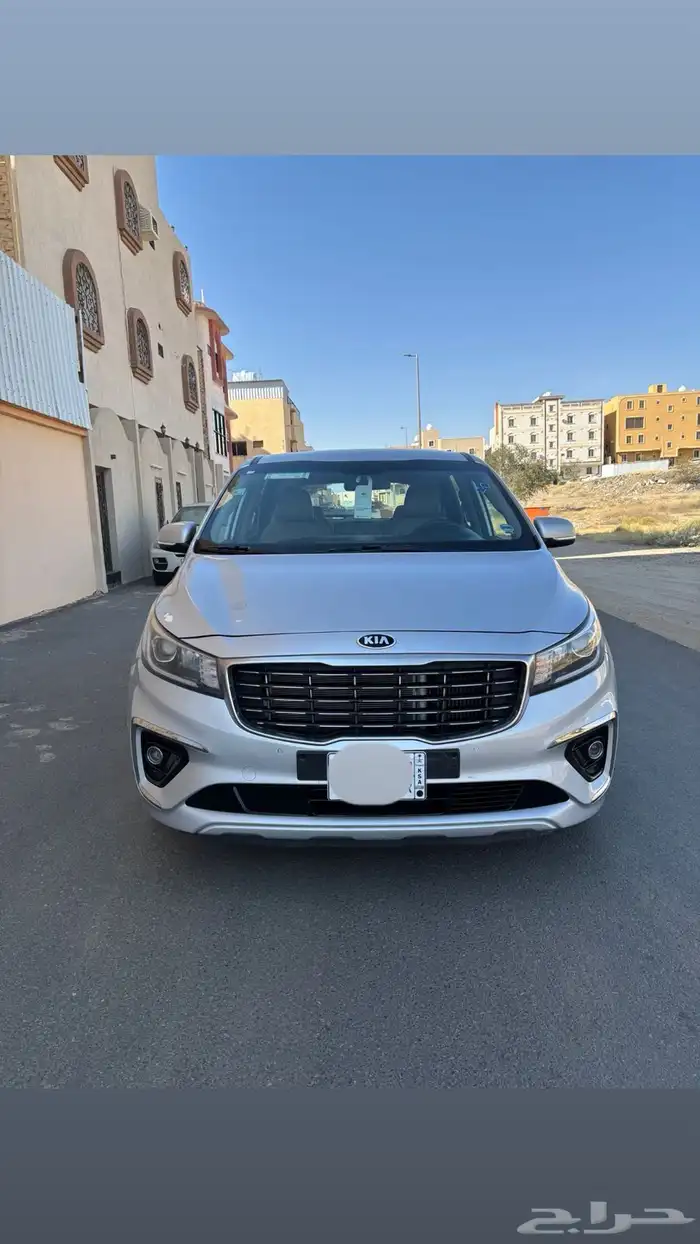 كيا كرنفال للبيع أو للإيجار 10