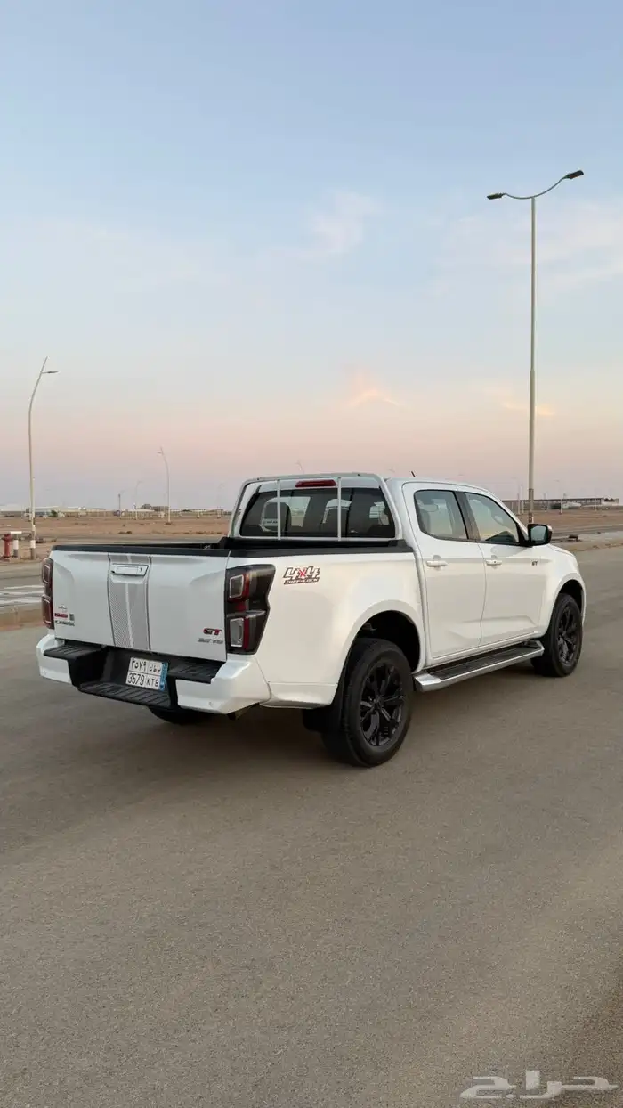 للبيع ايسوزو ديماكس GT موديل 2023 دبل ديزل 3