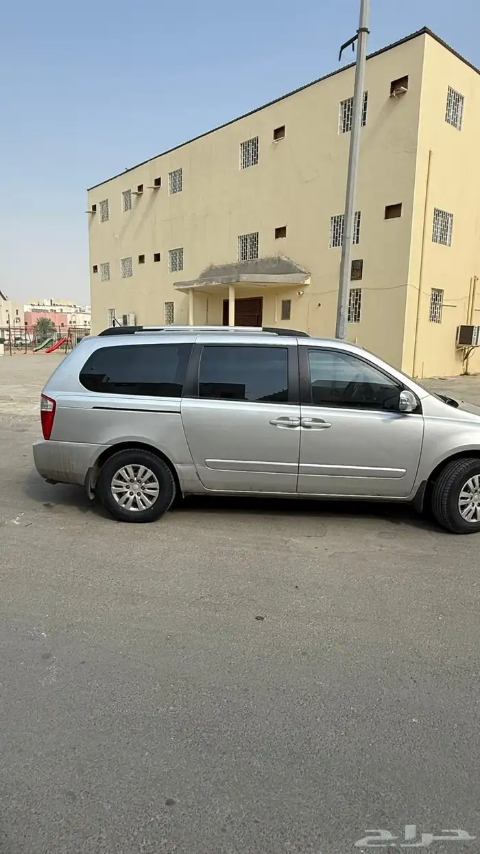 كيا كرفان سنة 2012 5