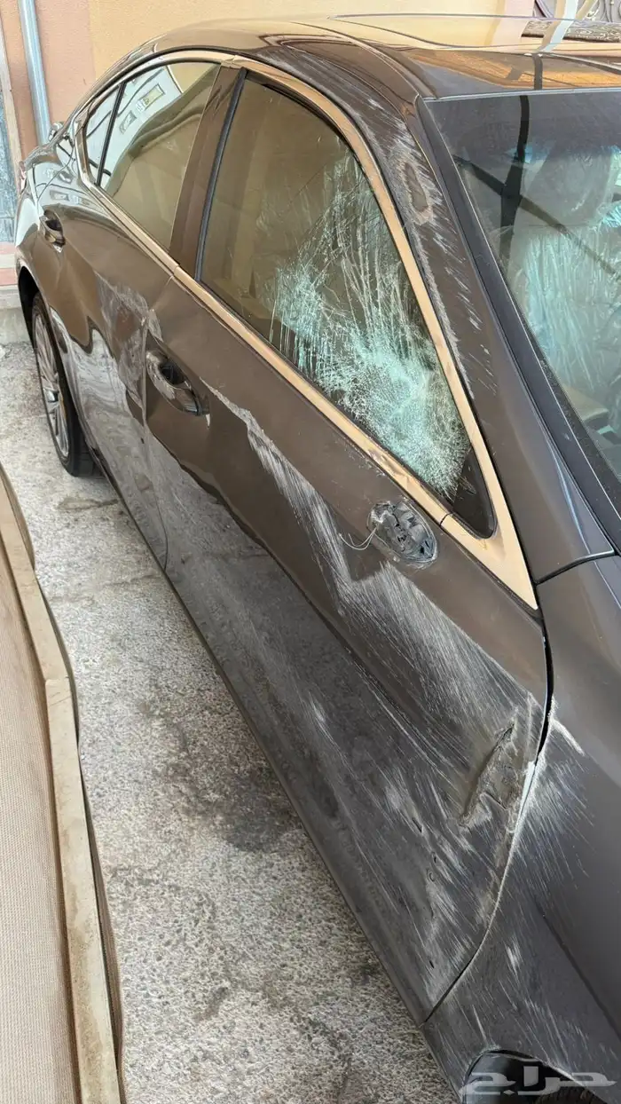 للبيع لكزس 2022 مصدومه 7