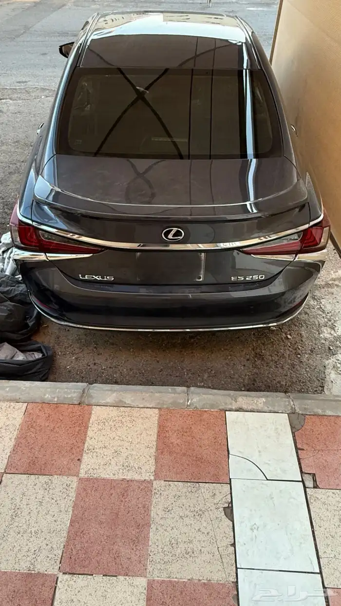 للبيع لكزس 2022 مصدومه 4