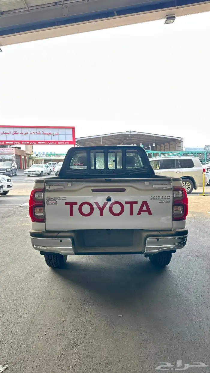 تويوتا هايلكس غمارتين 2025 سوبر بنزين دبل قير عايدي سعودي 3
