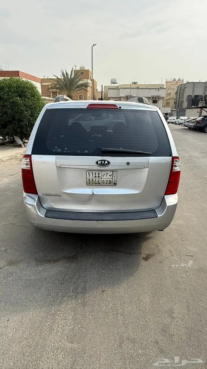 كيا كرفان سنة 2012 1