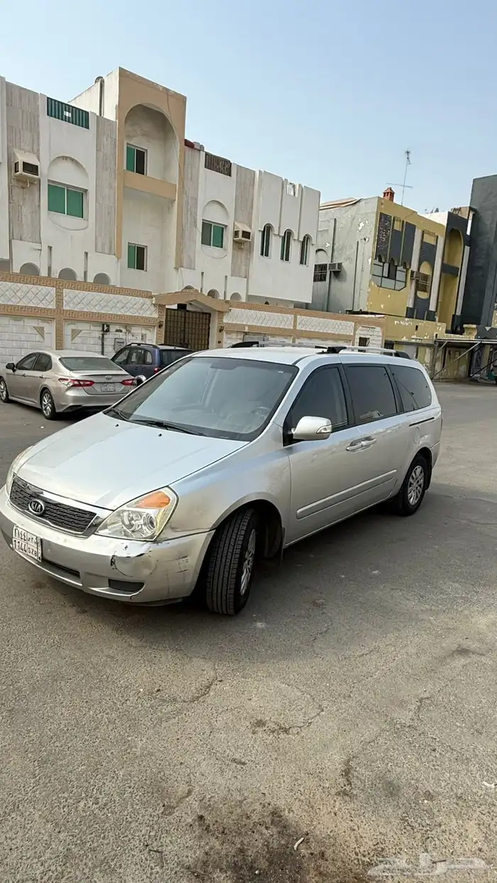 كيا كرفان سنة 2012 4