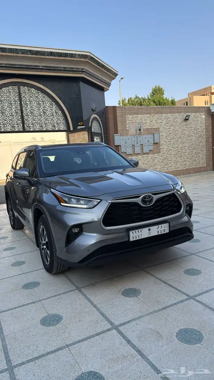 للبيع هايلندر 2025 جدا نظيف اخو الجديد GLE 1