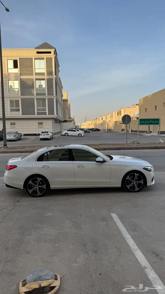 مرسيدس C300 موديل 2024 شبه وكالة 7000 كلم 4