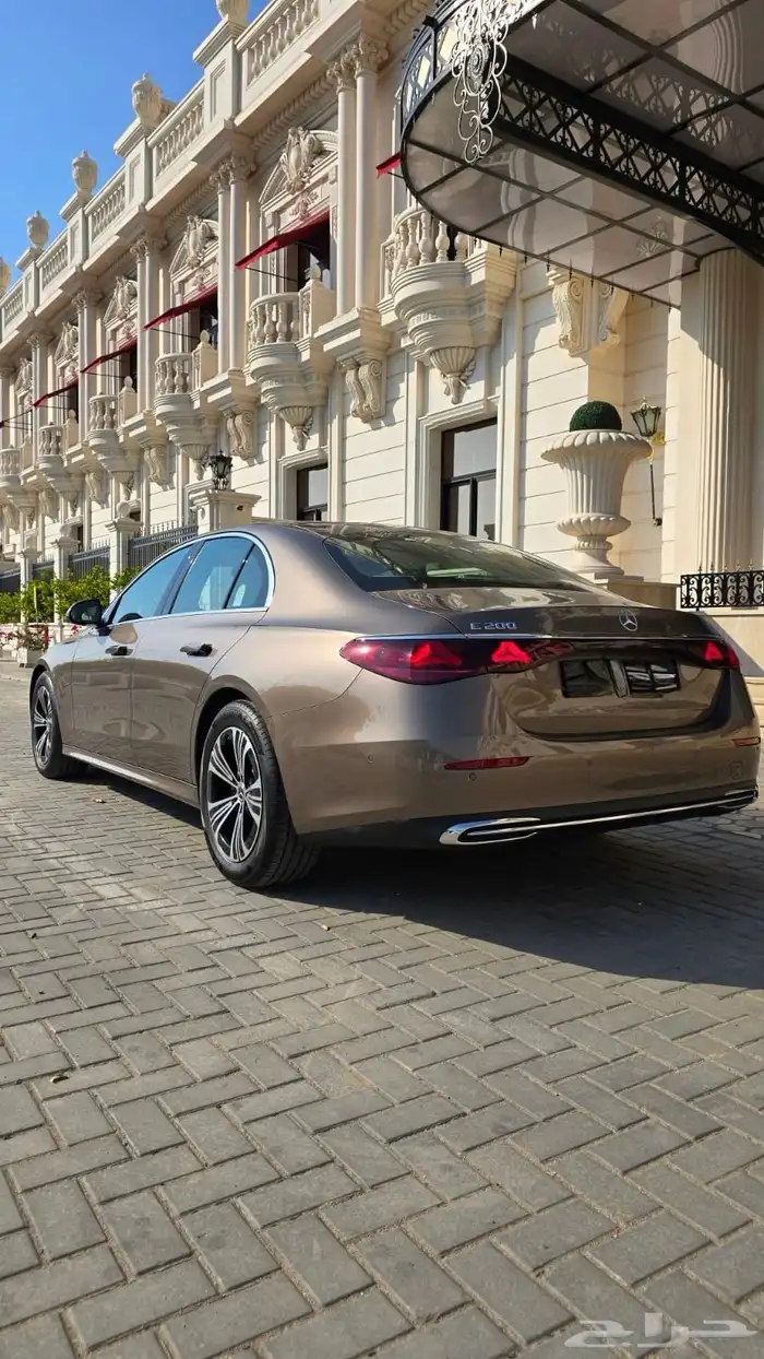 مرسيدس E200 موديل 2024 1
