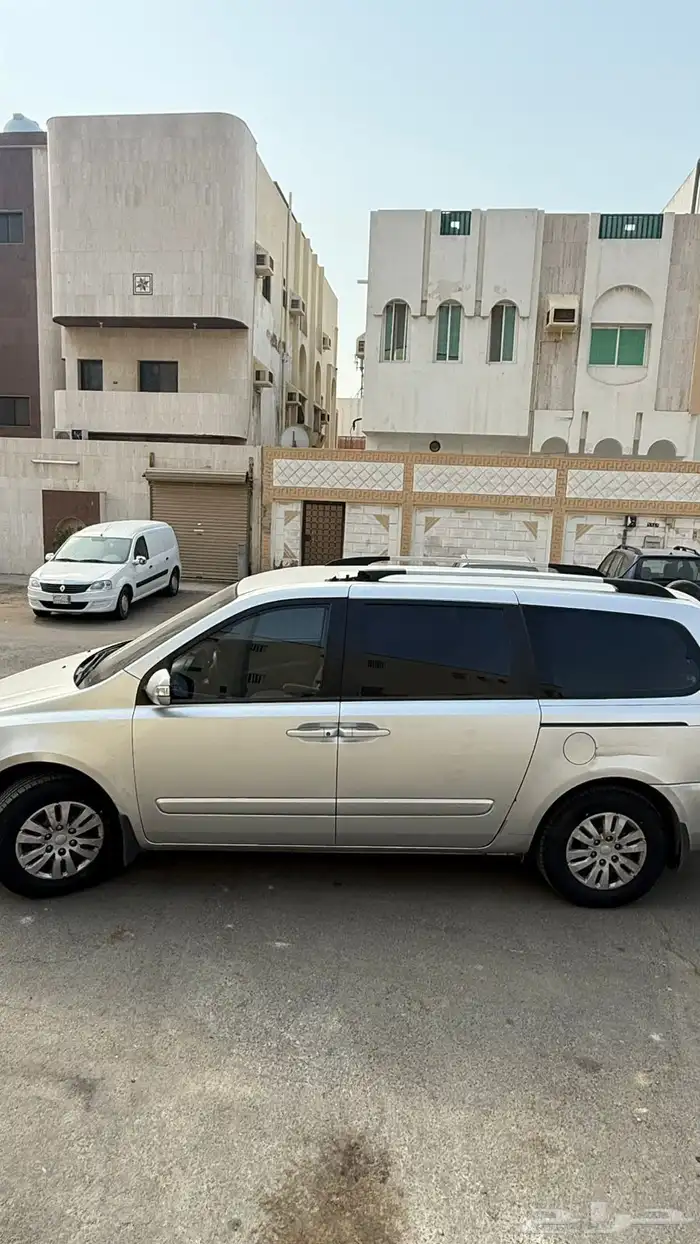 كيا كرفان سنة 2012 0