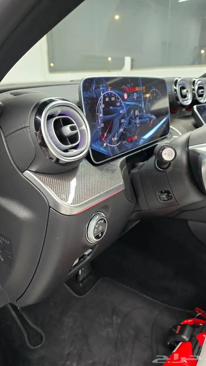 مرسيدس C200 موديل 2025 زيرو 16