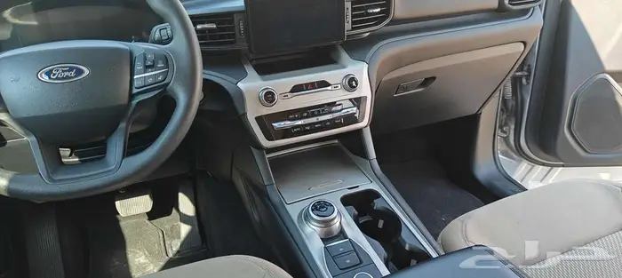 فورد إكسبلورر 2023 مخزن فئة Base محرك 3.3L V6 دفع رباعي AWD 17