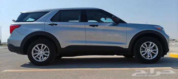 فورد إكسبلورر 2023 مخزن فئة Base محرك 3.3L V6 دفع رباعي AWD 8