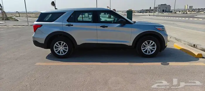 فورد إكسبلورر 2023 مخزن فئة Base محرك 3.3L V6 دفع رباعي AWD 7