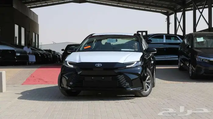تويوتا كامري اي 2025 استاندر اسود عرض خاص 5