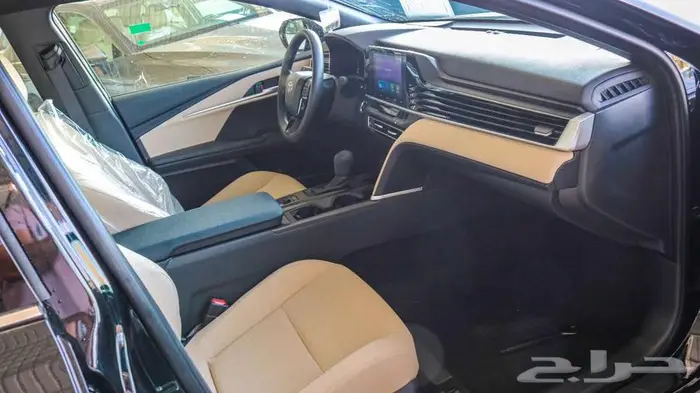 تويوتا كامري اي 2025 استاندر اسود عرض خاص 13