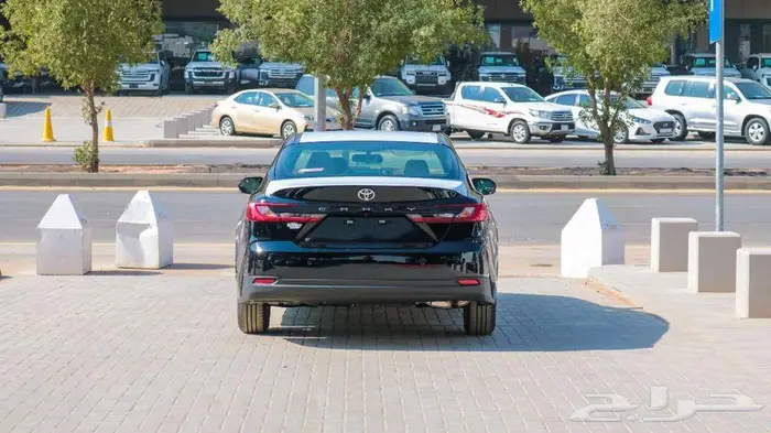 تويوتا كامري اي 2025 استاندر اسود عرض خاص 9