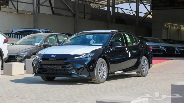 تويوتا كامري اي 2025 استاندر اسود عرض خاص 7