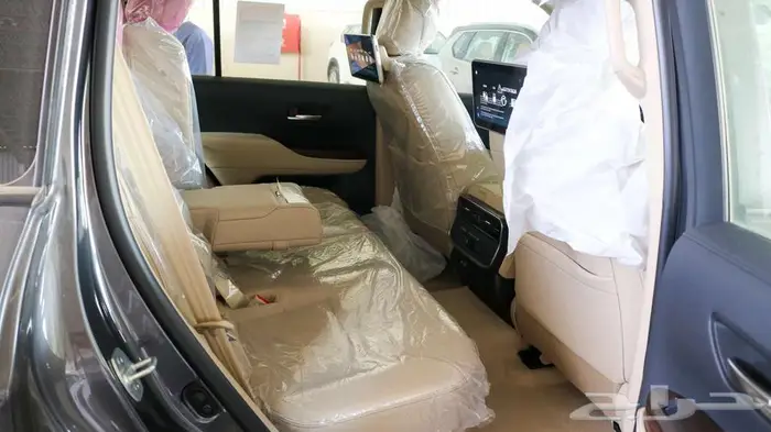 لاندكروزر GXR L4 موديل 2025 بنزين كاش واقساط باقل الاسعار 11