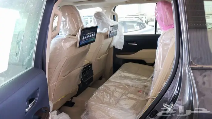 لاندكروزر GXR L4 موديل 2025 بنزين كاش واقساط باقل الاسعار 9