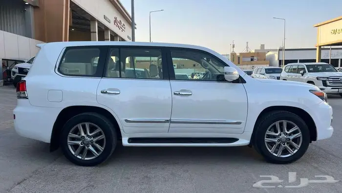 لكزس LX570 موديل 2014 - معرض خلف للسيارات 4