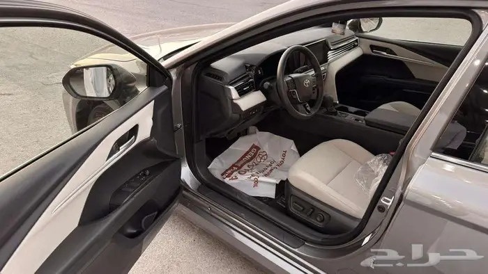 تويوتا كامري E بنزين 2025 سعودي 7