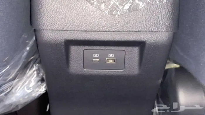 عرررض خااص متسوبيشي اكسباندر كروس بريميوم 2025 فل كامل 12